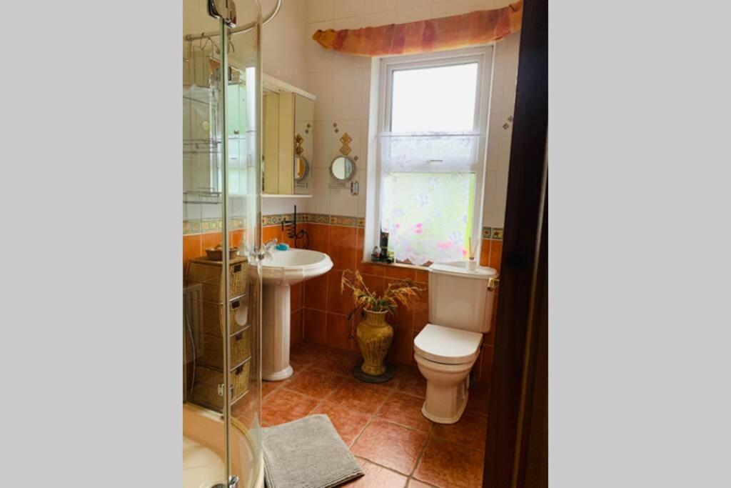 Glen Keen Farm Cottage Louisburgh Exterior photo