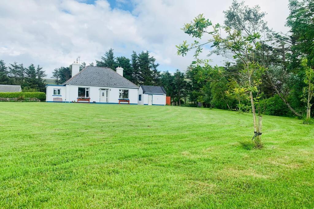 Glen Keen Farm Cottage Louisburgh Exterior photo